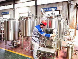 適用于餐飲行業的高配置200升精釀啤酒設備